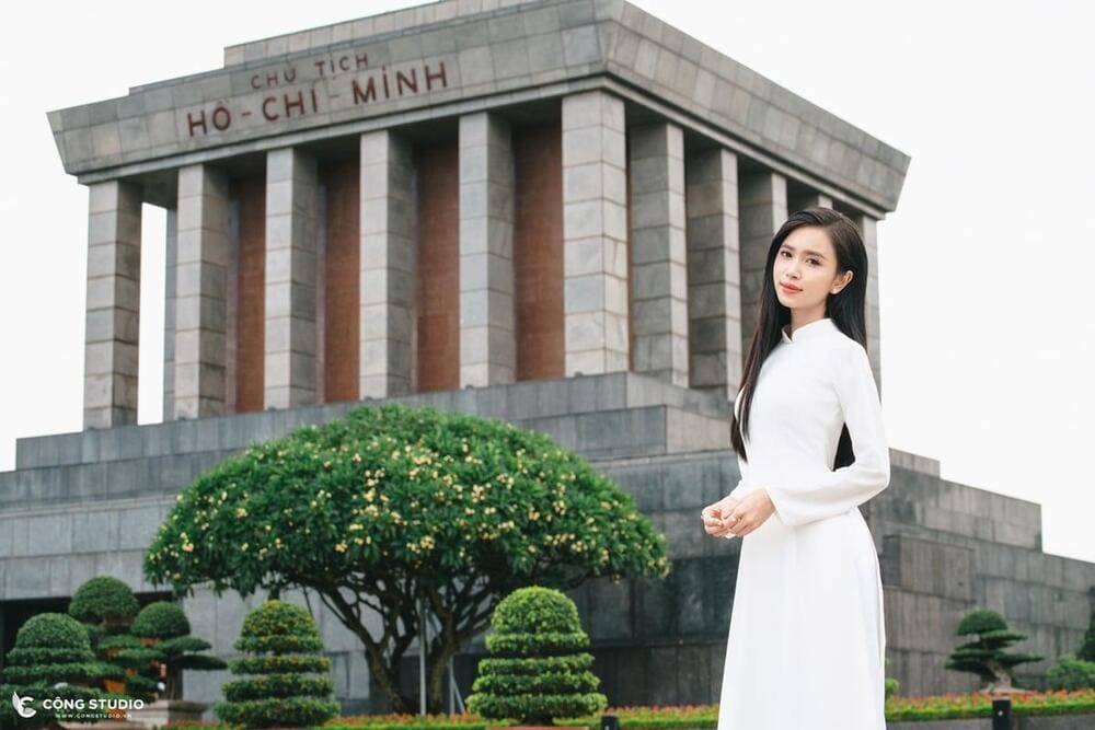 G&oacute;c chụp cận r&otilde; n&eacute;t h&igrave;nh ảnh lăng B&aacute;c uy nghi&ecirc;m (Nguồn: Cộng Studio)